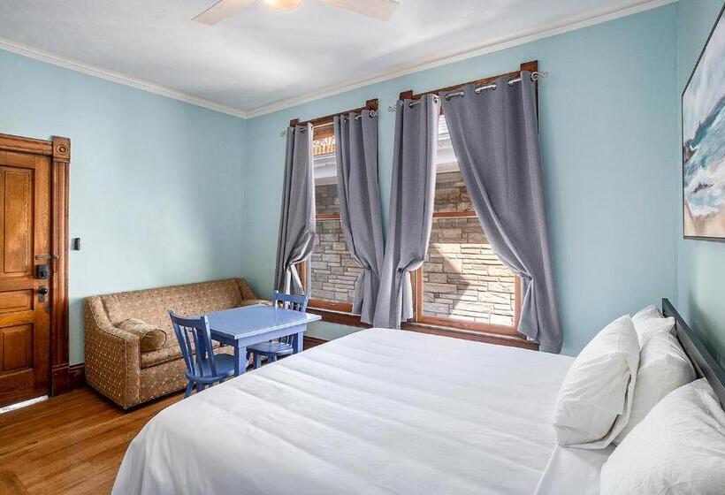 The Grand Inn Apartment Hotel 200