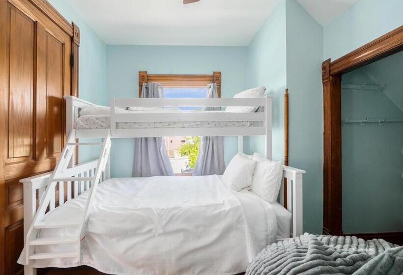 The Grand Inn Apartment Hotel 200