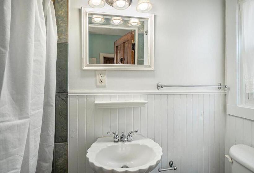 The Grand Inn Apartment Hotel 200