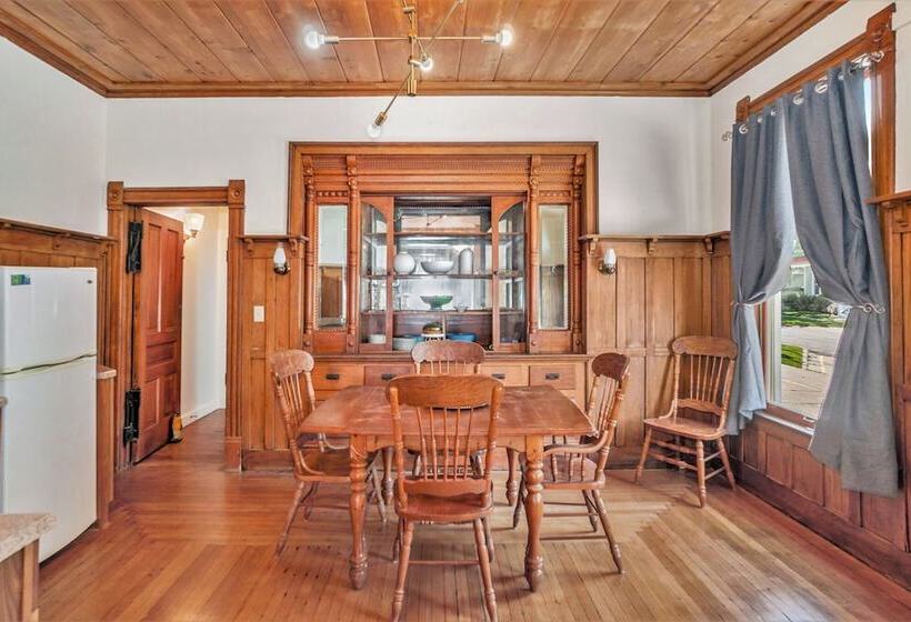 The Grand Inn Apartment Hotel 200