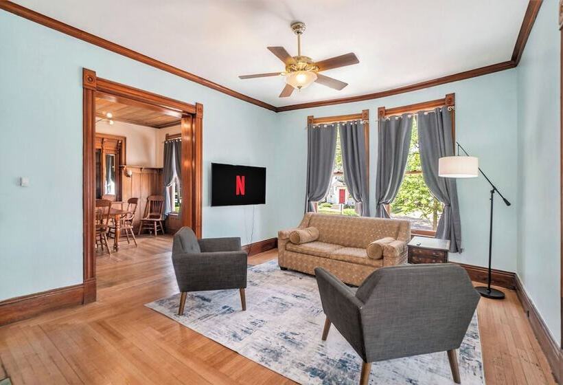 The Grand Inn Apartment Hotel 200