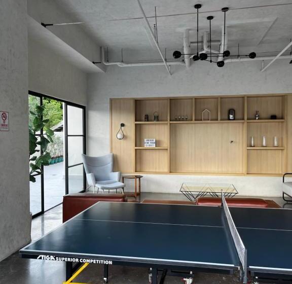 The Median, Cebu City Near It Park