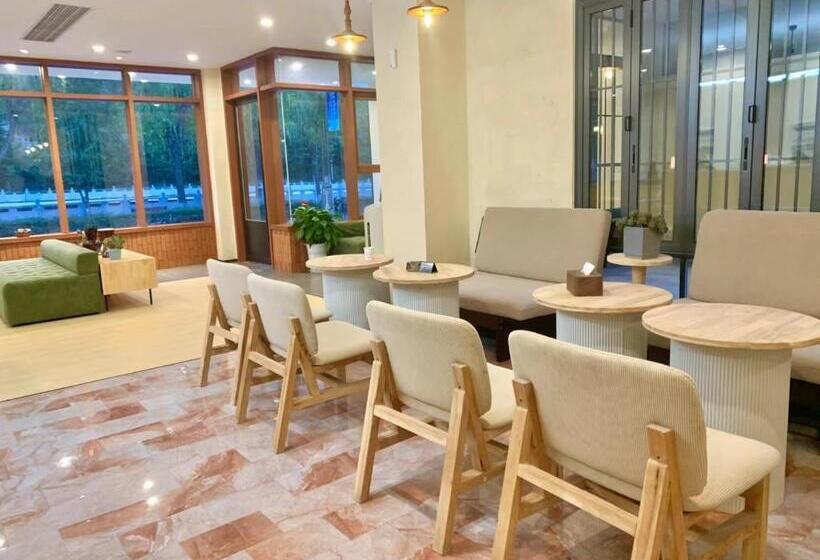 瓦当瓦舍旅行酒店(九寨沟店)