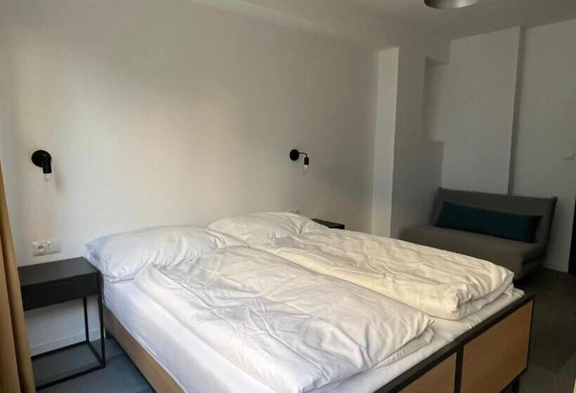 Izy Stay Hostel Coworking Nomads