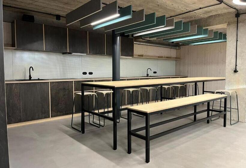 Izy Stay Hostel Coworking Nomads