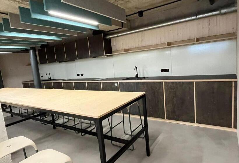 Izy Stay Hostel Coworking Nomads