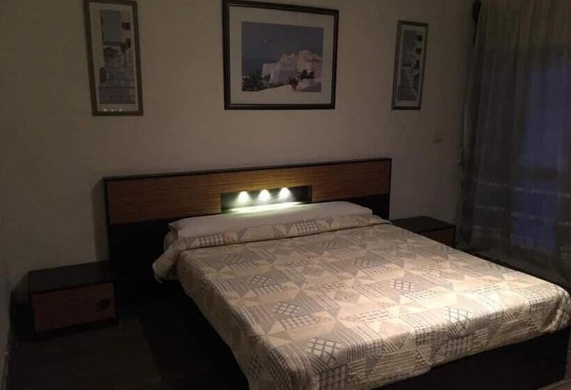 هاستل Long Way Inn