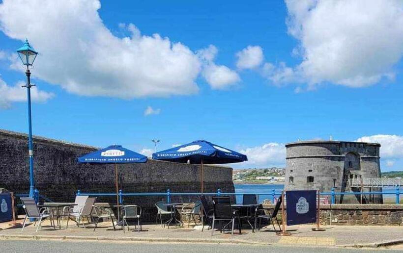 Общежитие The Shipwright Inn