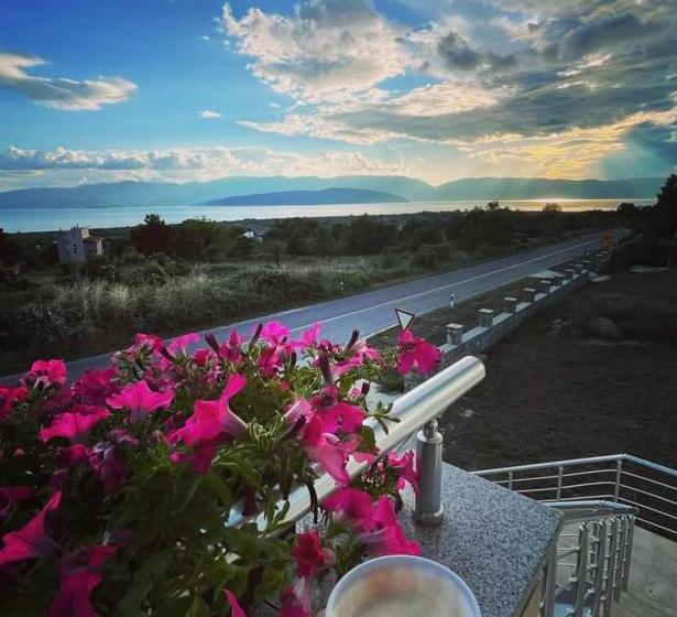 هاستل Three Amigos   Reservation Only Via Call And Viber