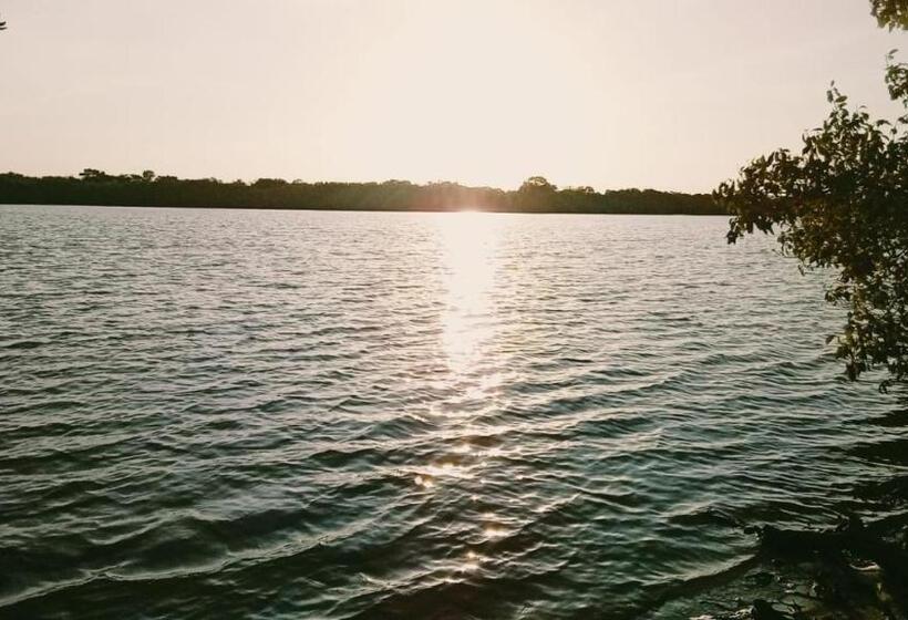 مبيت وإفطار Arjuna Lagoon Resort