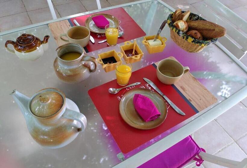 ベッドアンドブレックファースト Au Nid De Mes Anges