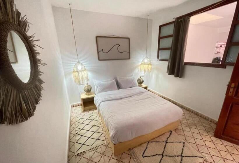 مبيت وإفطار Ecobay Hostel