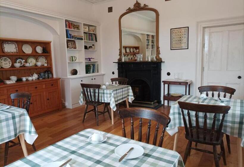 צימר Garryhack House