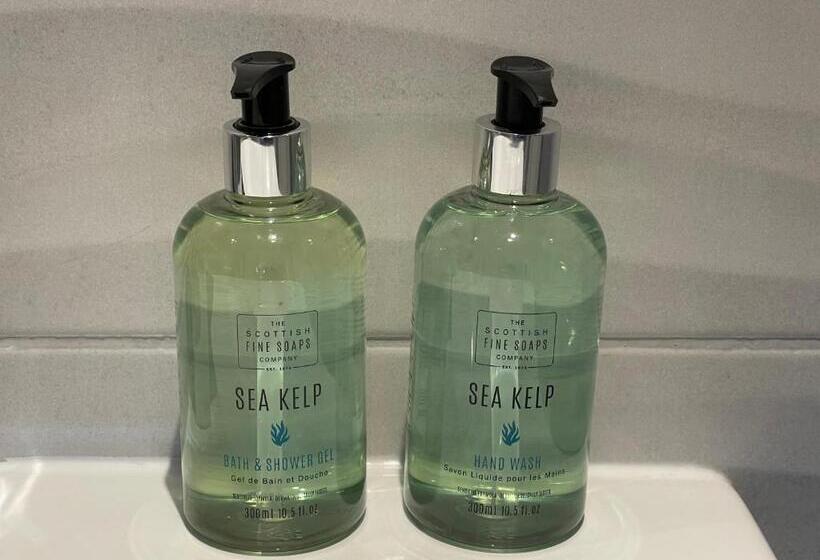 Bed and Breakfast Guest Room With Parking Near St Ives & Penzance