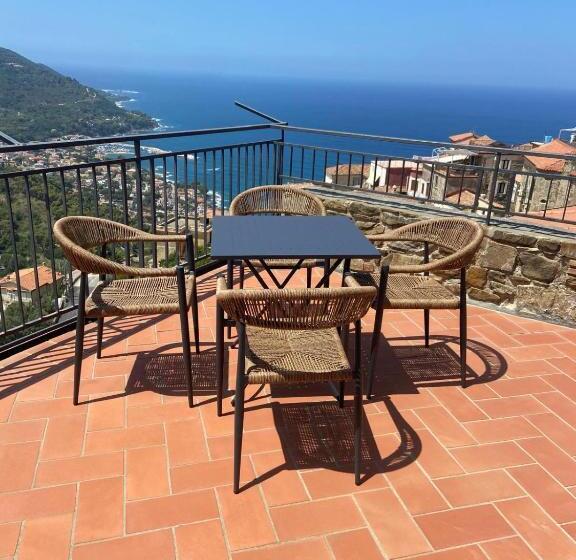 ベッドアンドブレックファースト La Mansarda