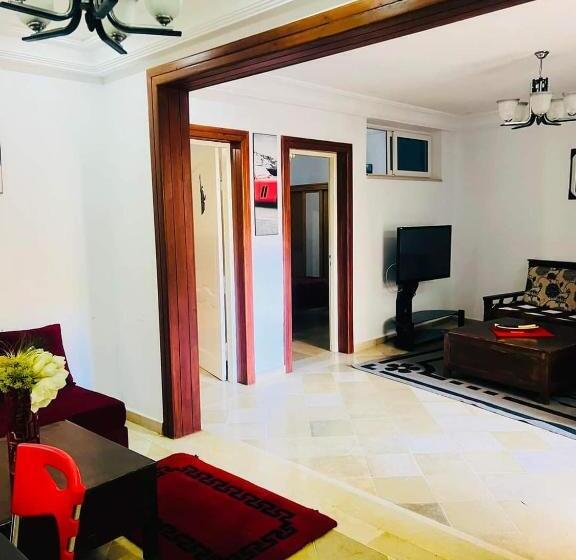 تختخواب و صبحانه Last Day Inn