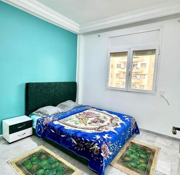 تختخواب و صبحانه Last Day Inn