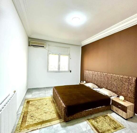 تختخواب و صبحانه Last Day Inn