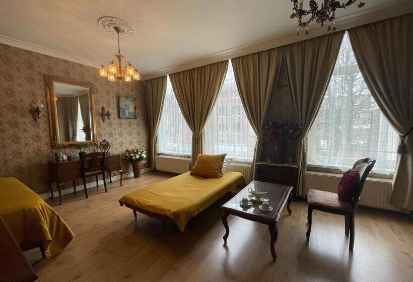 צימר Luxurious Classical Dutch Styled Room In City Centre Of The Hague