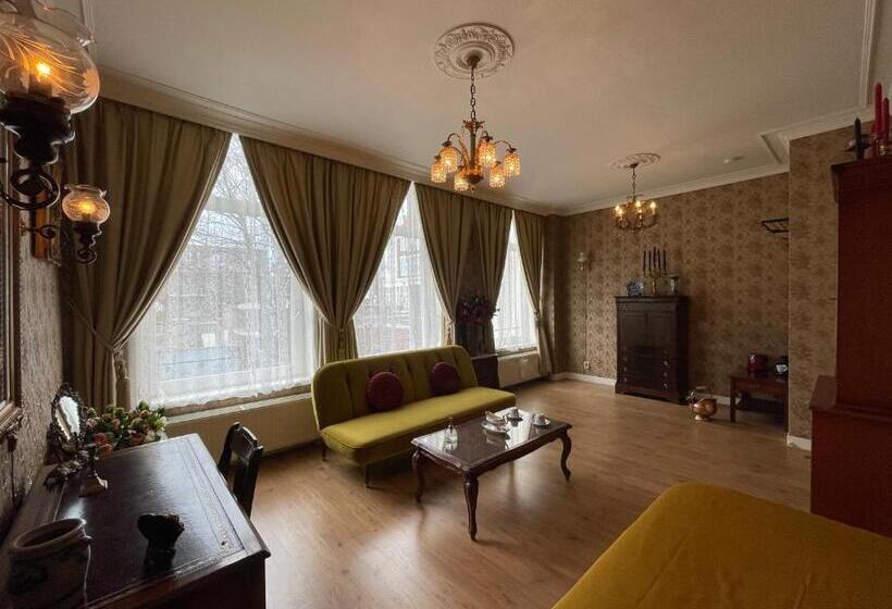 צימר Luxurious Classical Dutch Styled Room In City Centre Of The Hague