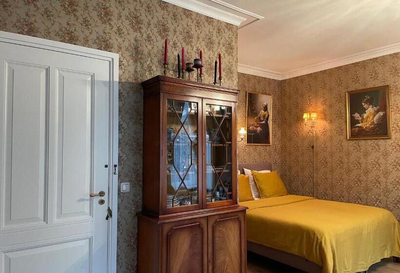 צימר Luxurious Classical Dutch Styled Room In City Centre Of The Hague