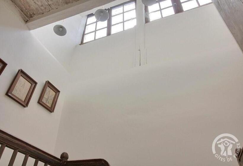 تختخواب و صبحانه Guest House Saint Yves