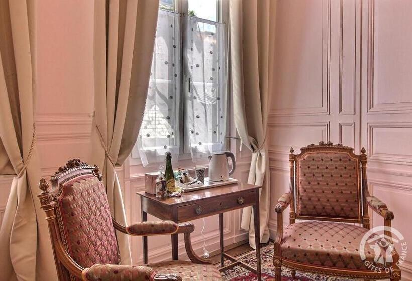 تختخواب و صبحانه Guest House Saint Yves