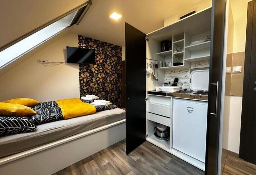 Bed and Breakfast See Panzió