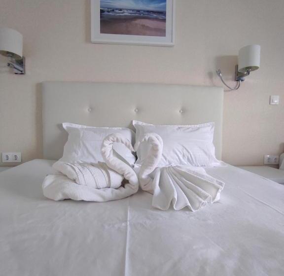 Blooming By The Sea Camere Cu Vedere Frontală Spre Mare