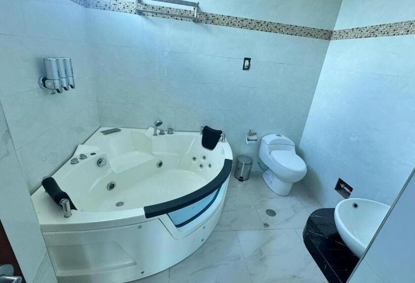 Caruzo Hotel And Suites