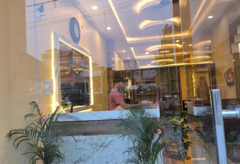 Hill Mountain Hotel And Restraunt