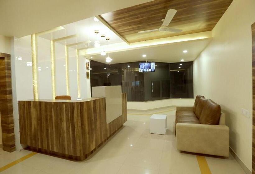 בית מלון כפרי Ajinkya Lodge