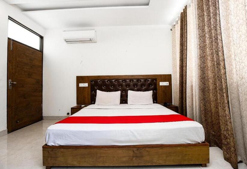 Отель Alfha Street Guest House