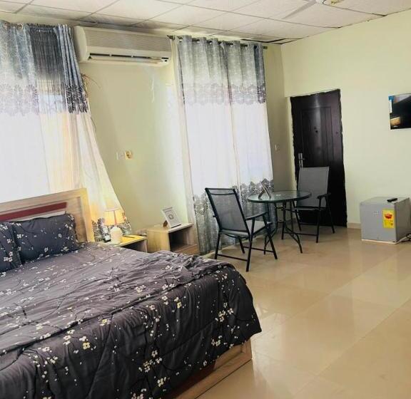 هتل Anamoaba Royal