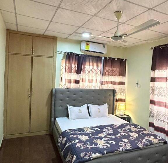 هتل Anamoaba Royal