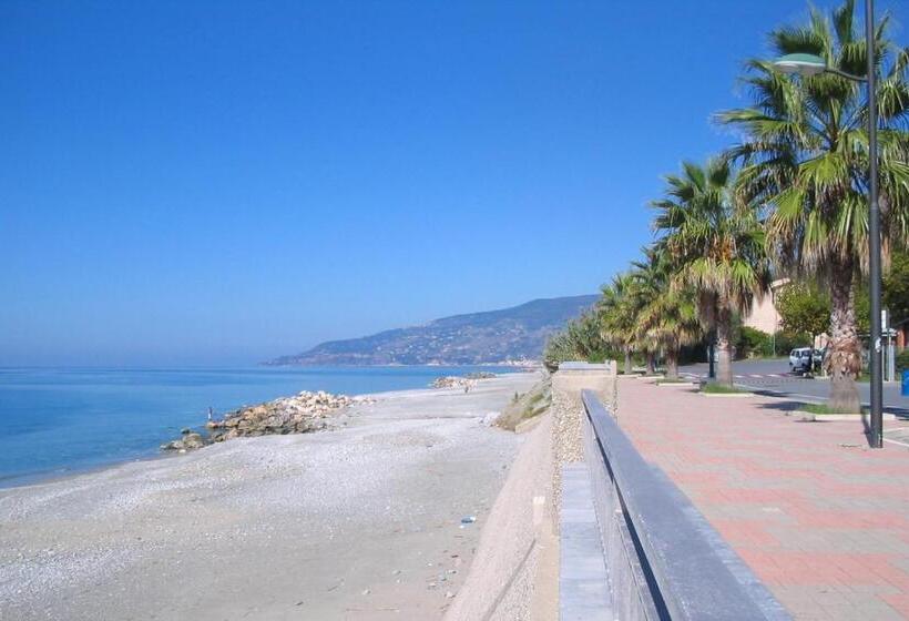 Отель Athena Palace