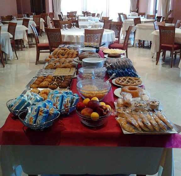 Отель Athena Palace