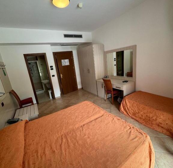 Отель Athena Palace