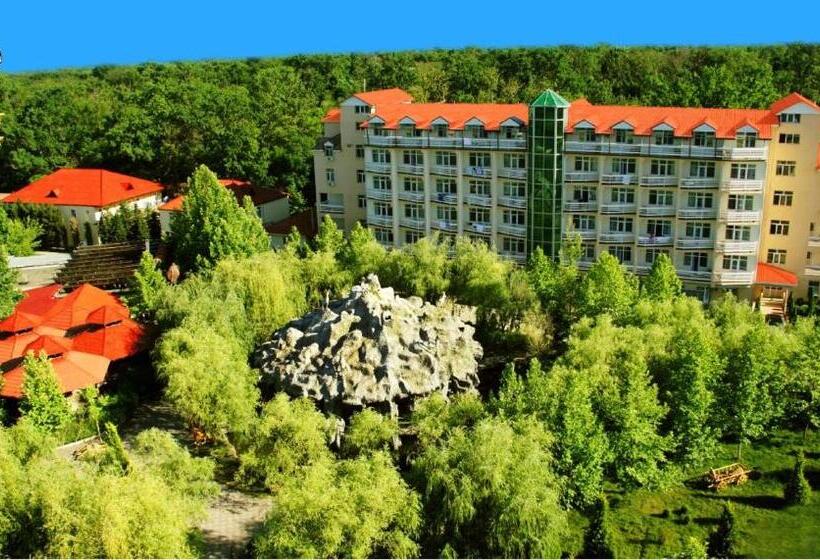 هتل Atlant Forest Vlllage