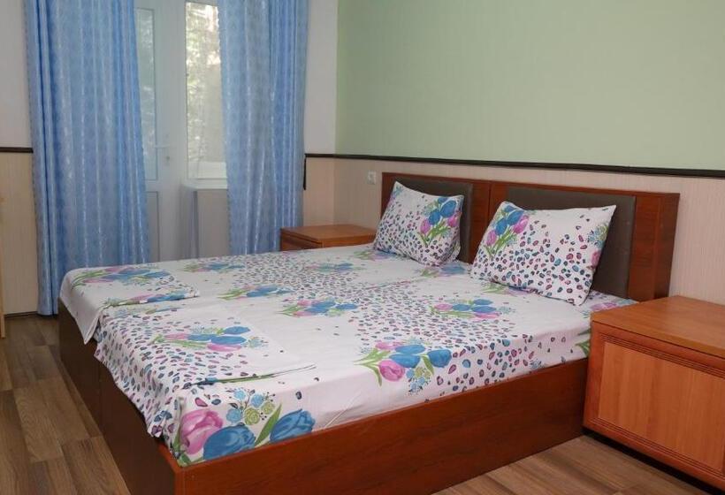 هتل Atlant Forest Vlllage