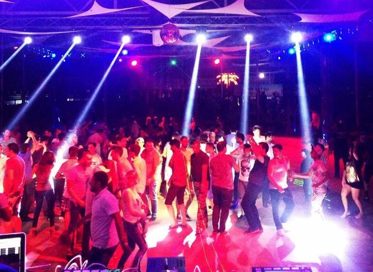 هتل Atlant Forest Vlllage