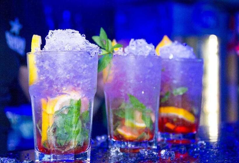 هتل Atlant Forest Vlllage