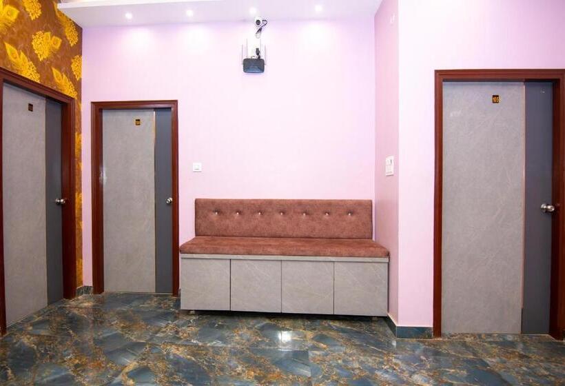 ホテル Ayodhaya Near By Ram Mandir