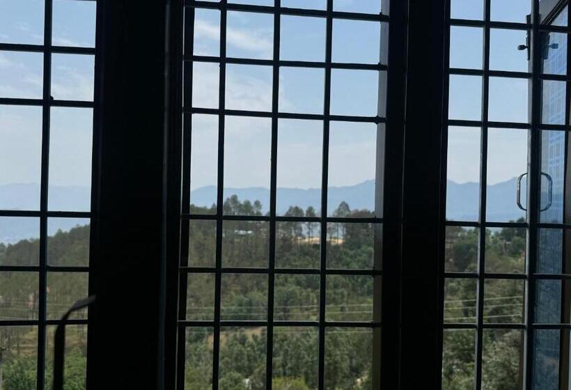 בית מלון כפרי Bishnu P