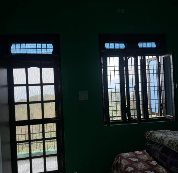 בית מלון כפרי Bishnu P