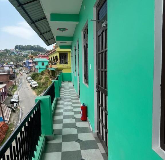 בית מלון כפרי Bishnu P