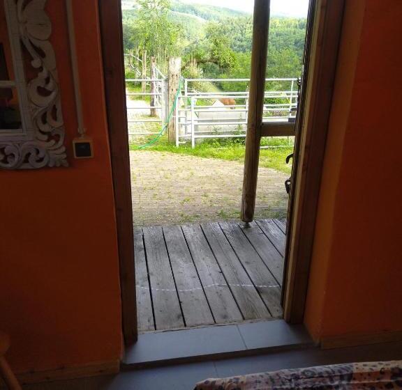 ホテル Charmantes Western Zimmer Mit Veranda Auf Dem Raihof