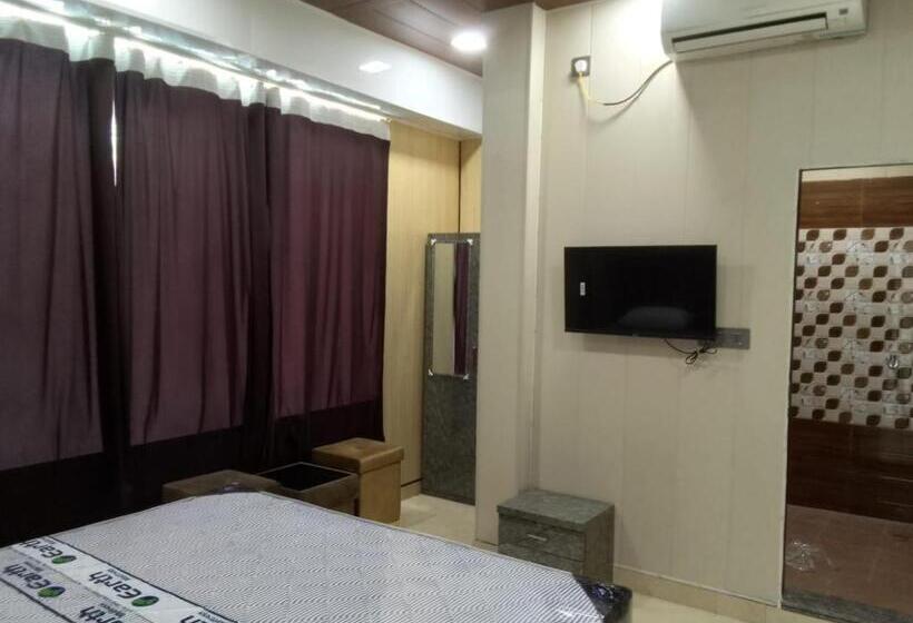 בית מלון כפרי Gaytri Bliss Home Stay