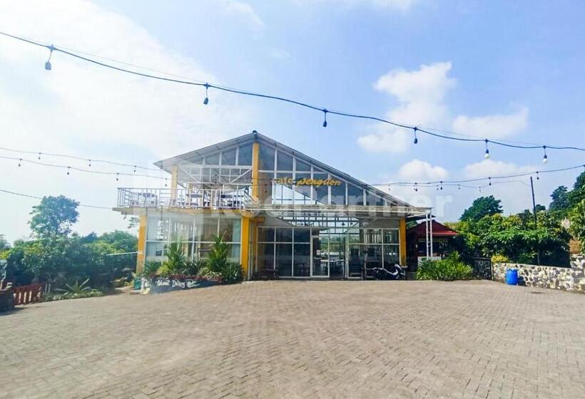 ホテル Glamping Pengilon Edupark Mitra Reddoorz