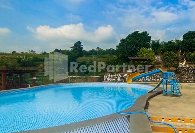 ホテル Glamping Pengilon Edupark Mitra Reddoorz